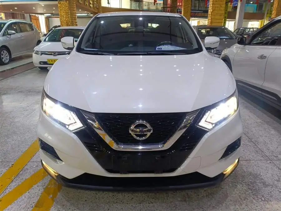 نيسان قاشقاي 2021 2.0 لتر CVT النسخة الذكية