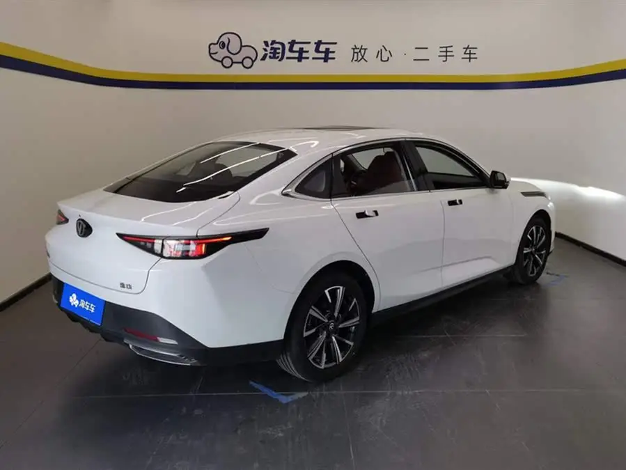 إيدونغ 2024 1.5T GDI أوتوماتيكي طراز رائد