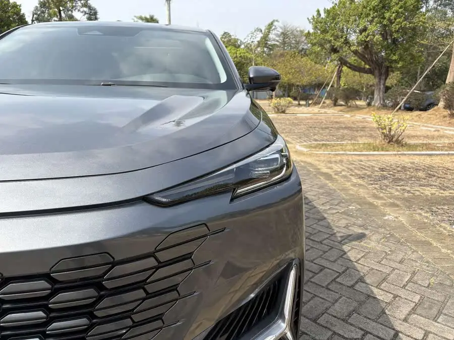 شانجان UNI-K 2021 2.0T الفاخرة