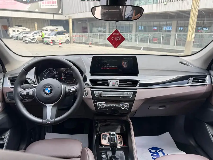 BMW X1 2022 sDrive20Li Luxury Edition