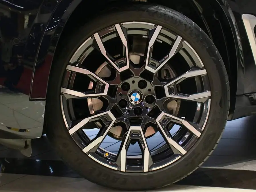 BMW X5 2023 xDrive 40Li M Sport Package