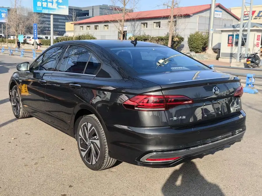 Volkswagen Bora 2023 300TSI DSG Premium Edition