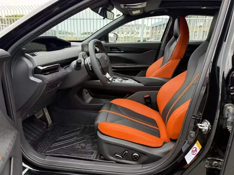 شانجان UNI-V 2024 1.5T النموذج الرياضي الفاخر