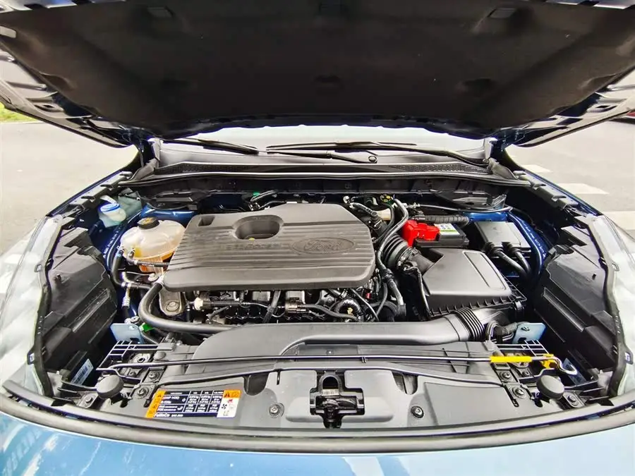 فورد إيدج 2024 إيكوبوست 245 دفع رباعي تيتانيوم