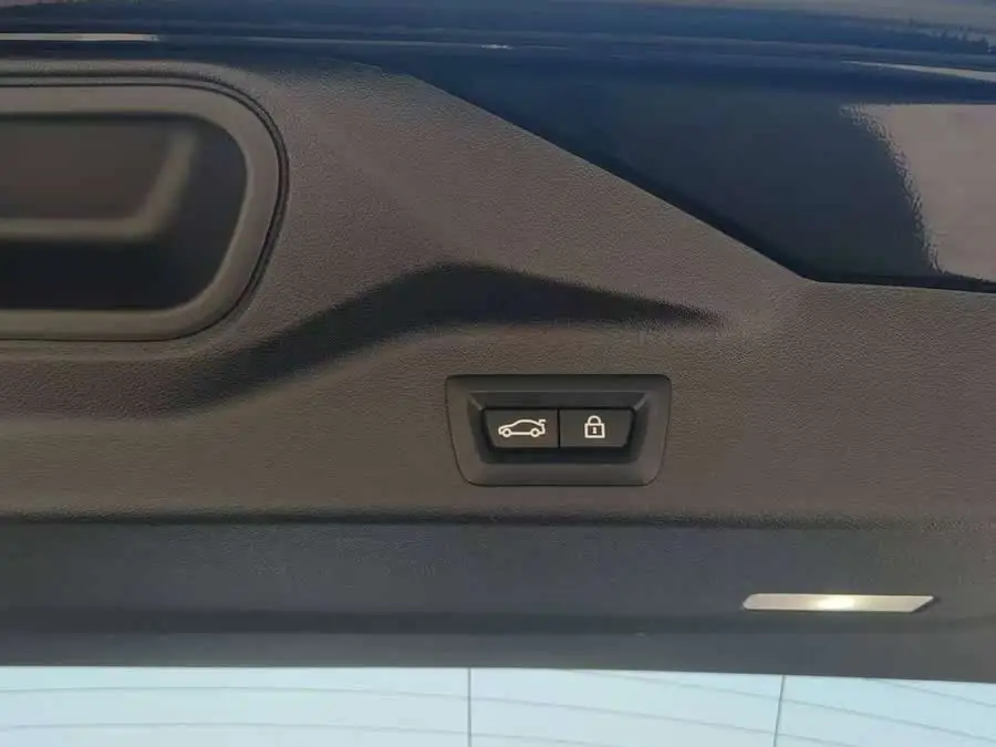 بي إم دبليو X5 2022 xDrive 30Li باقة M الرياضية الفاخرة