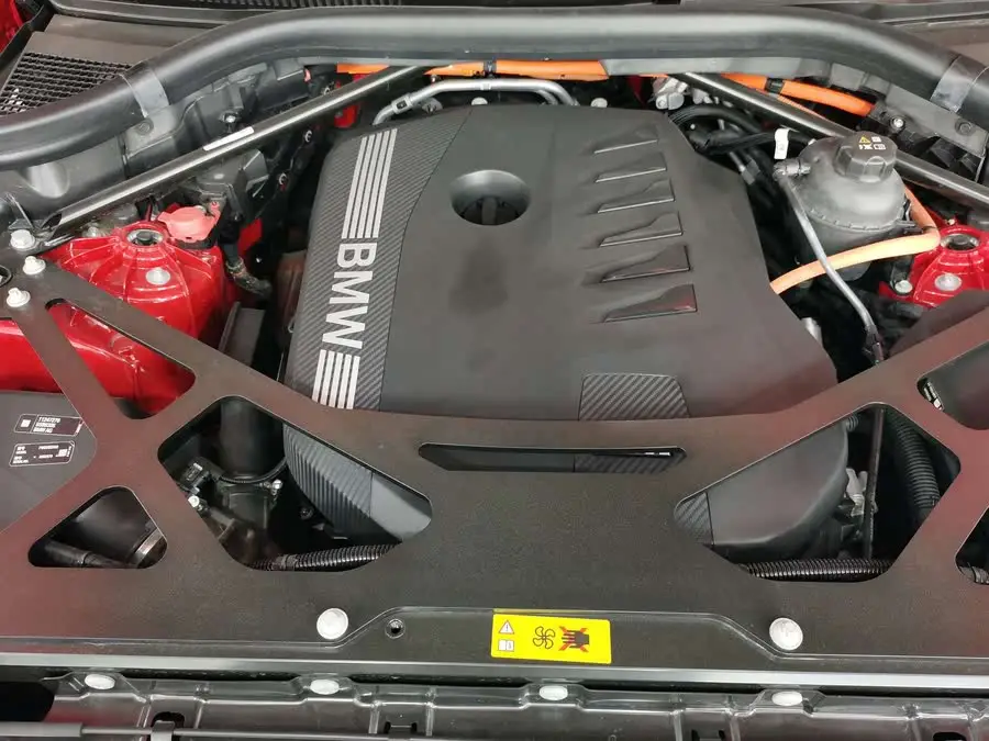 بي إم دبليو XM 2023 50e