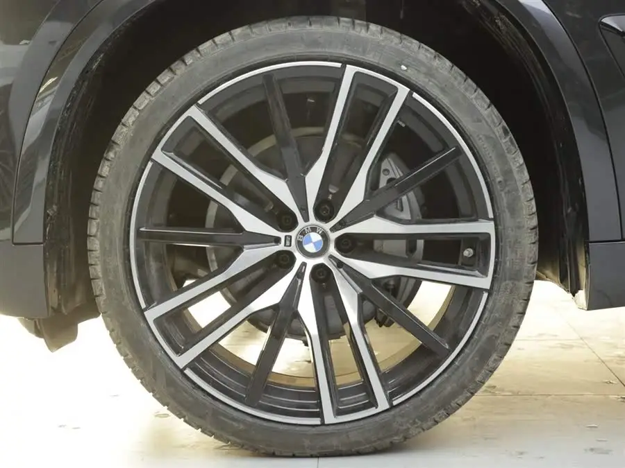 BMW X5 2023 xDrive 40Li M Sport Night Package