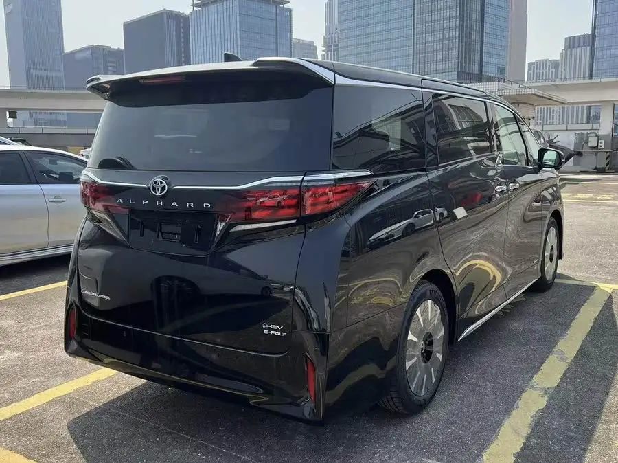 ألفارد 2025 الهجين 2.5L الإصدار الذهبي المميز