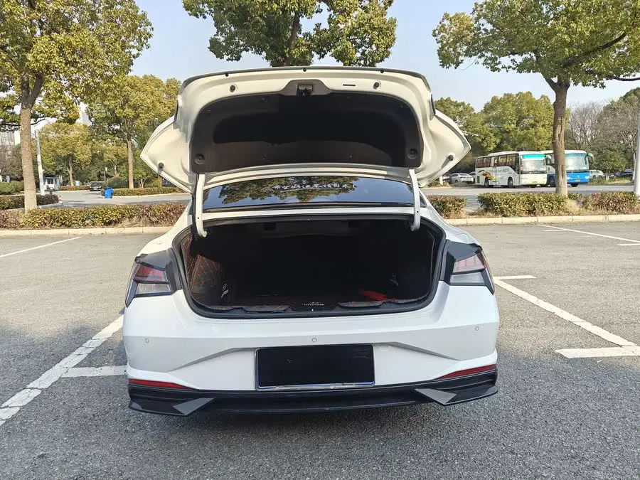 Elantra 2022 1.5L CVT LUX Premium