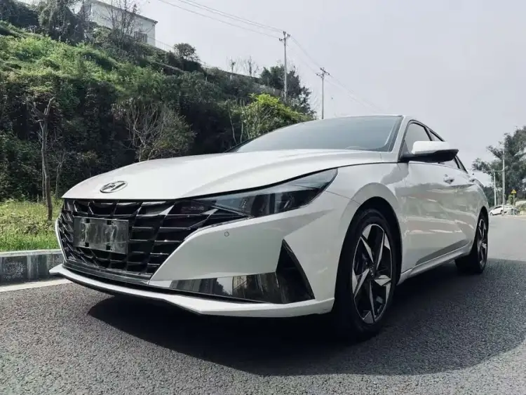 2023 Elantra 1.5L CVT LUX Premium Edition