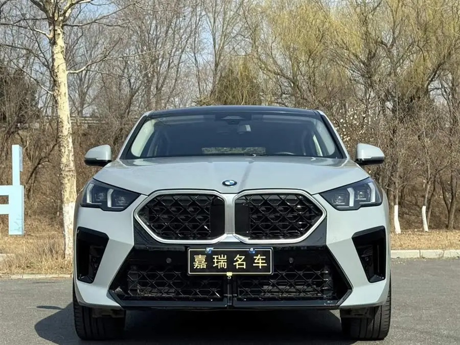 بي إم دبليو X2 (مستورد) 2024 sDrive25i M حزمة رياضية