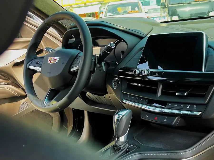 كاديلاك CT4 2023 25T فاخرة