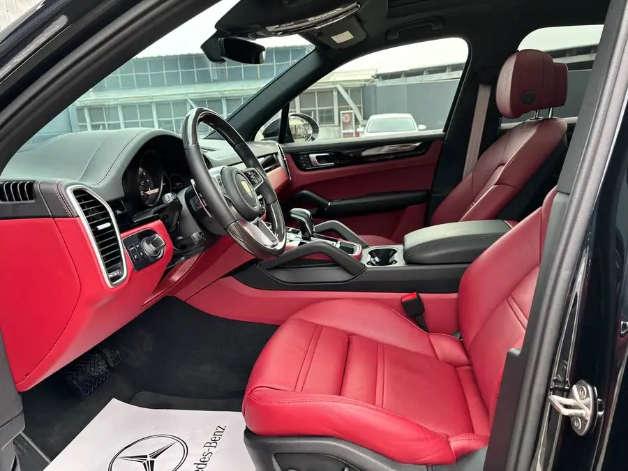 2023 Cayenne 3.0T Platinum Edition