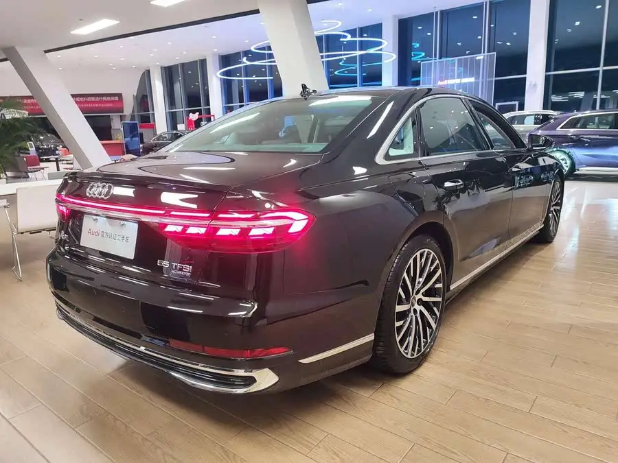 أودي A8 2024 A8L 55 TFSI كواترو الرائد