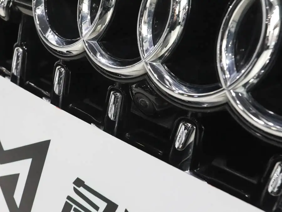 أودي A8 طراز 2023 A8L 50 TFSI كواترو المتميز