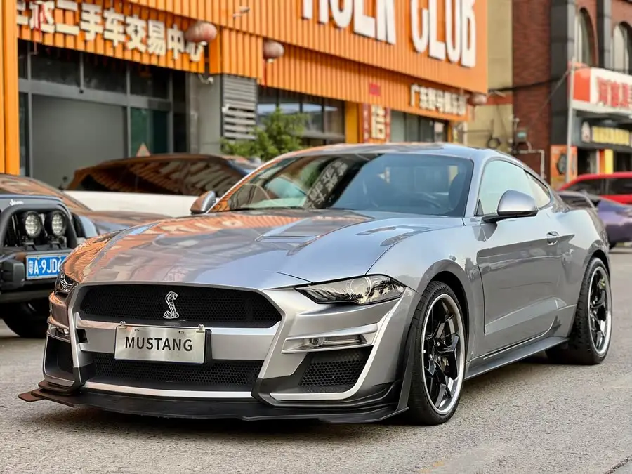 موستانج 2020 نسخة 2.3 لتر EcoBoost حزمة الأداء المتقدمة