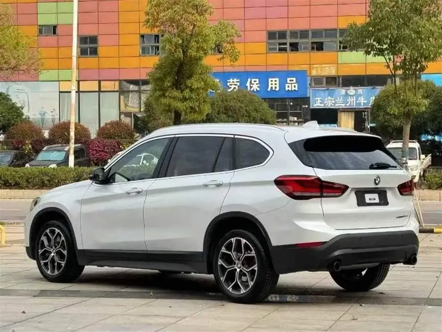 بي إم دبليو X1 2022 sDrive25Li الطراز الرائد