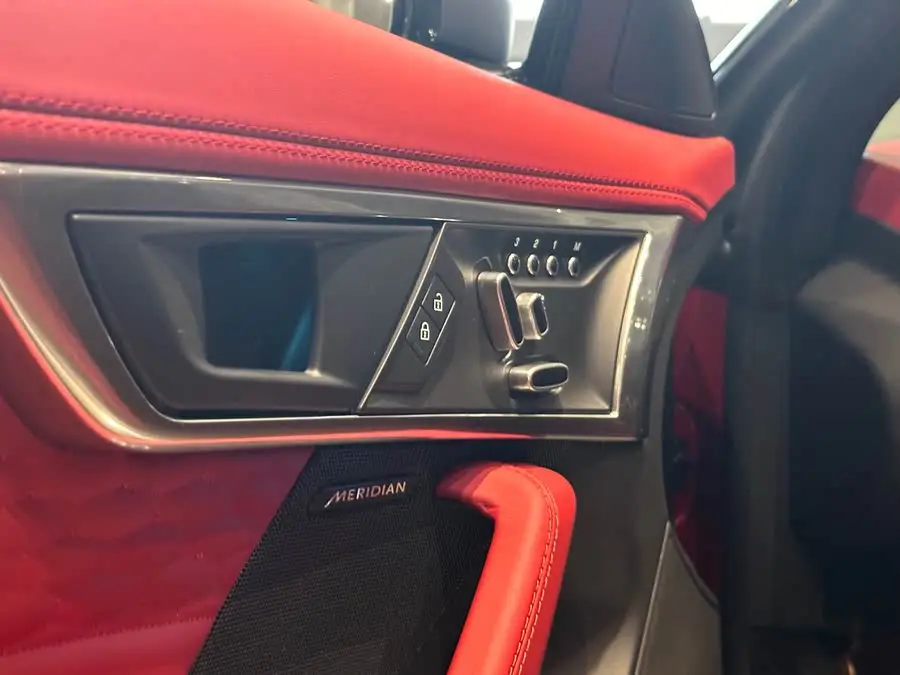 Jaguar F-TYPE 2023 P300 Coupe R-DYNAMIC BLACK