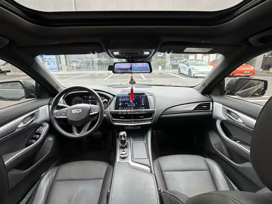 كاديلاك CT5 2021 28T فاخرة