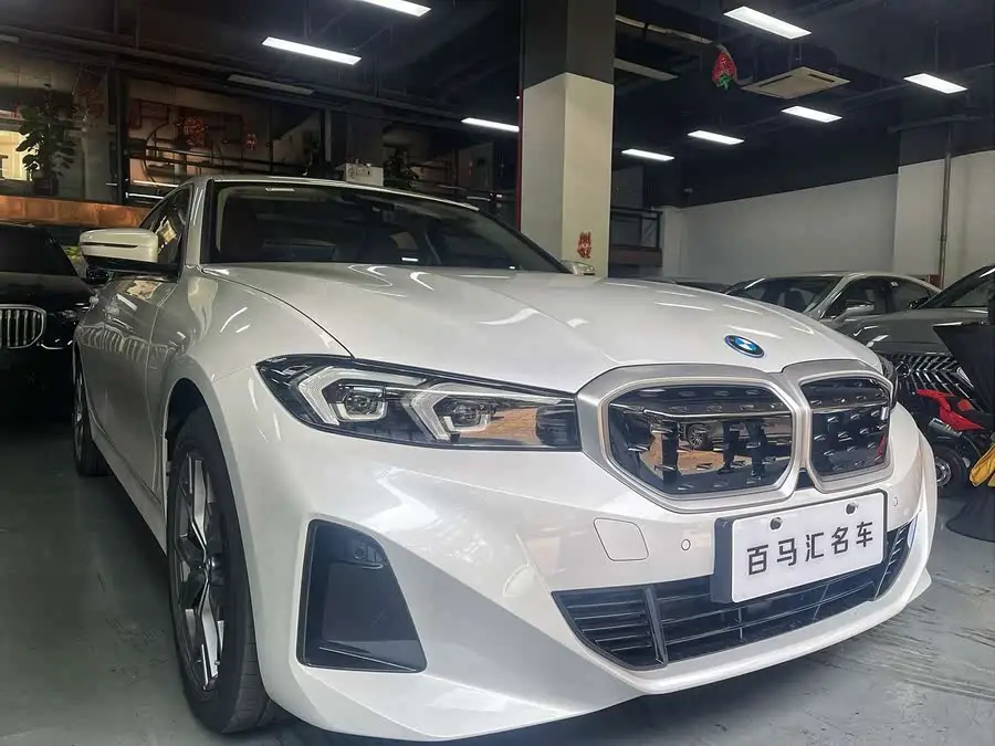 بي إم دبليو i3 2024 eDrive 35 L