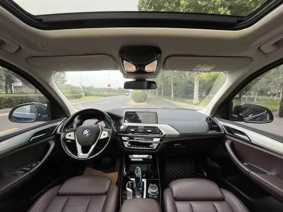 BMW iX3 2021 Leading Edition