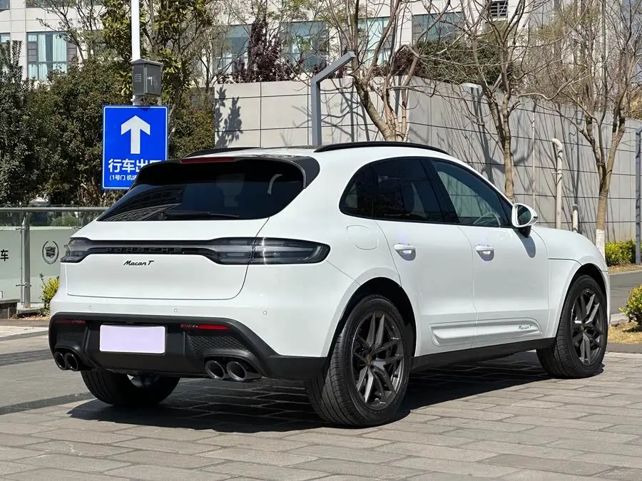 2023 Macan Macan T 2.0T