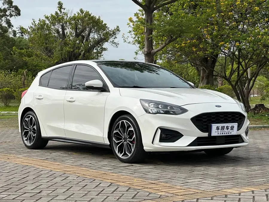 فورد فوكس 2021 هاتشباك EcoBoost 180 أوتوماتيكي ST لاين