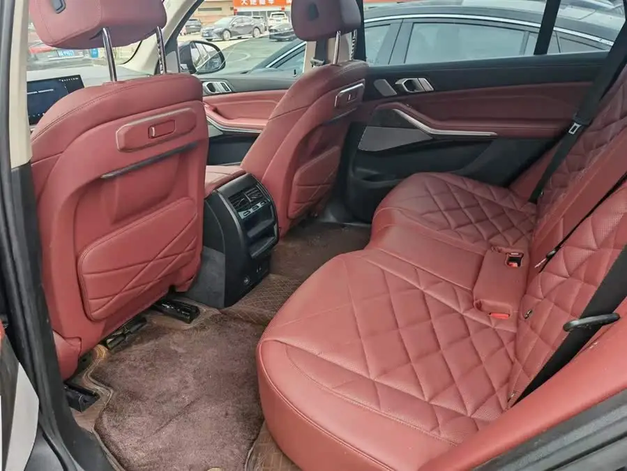 بي إم دبليو X5 2023 xDrive 30Li حزمة M الرياضية