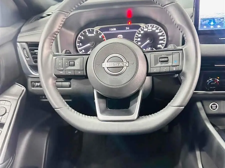 2023 نيسان إكس-تريل 1.3T CVT الفاخرة