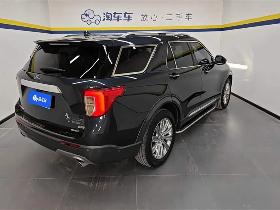 إكسبلورر 2020 إيكو بوست 285 إصدار تيتانيوم 4WD 6 مقاعد