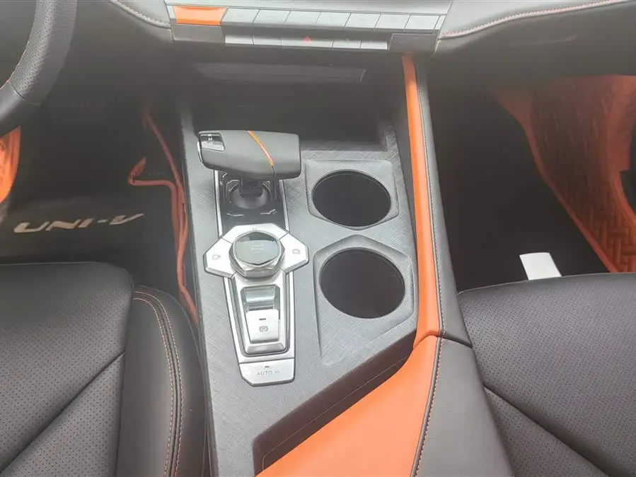 Changan UNI-V 2022 1.5T Premium