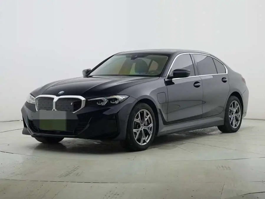 بي إم دبليو i3 2024 eDrive 35 L