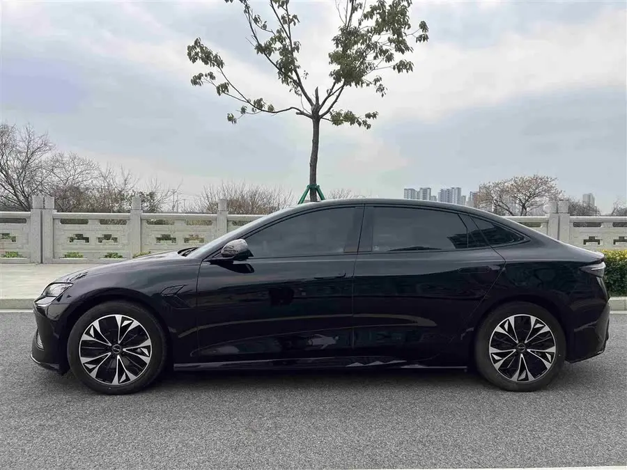 2023 Seal Champion Edition 550km Elite