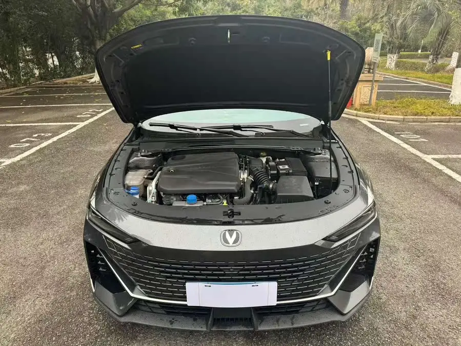 Changan UNI-V 2023 1.5T Premium