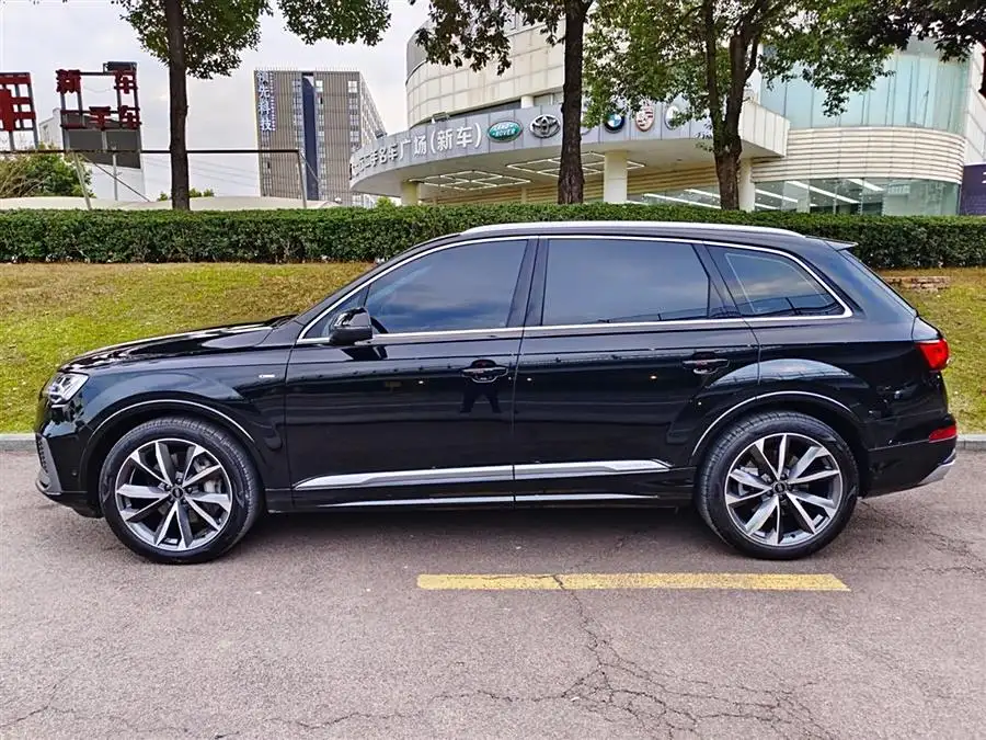 Audi Q7 2022 55 TFSI quattro S line Sport