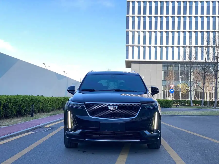 كاديلاك XT6 2022 2.0T ستة مقاعد دفع رباعي فاخر