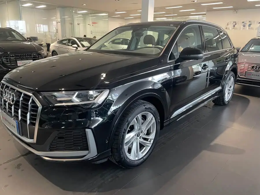 Audi Q7 2023 45 TFSI quattro S line Sport
