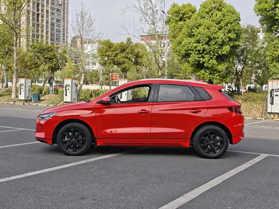 بي واي دي e2 2021 طراز مميز