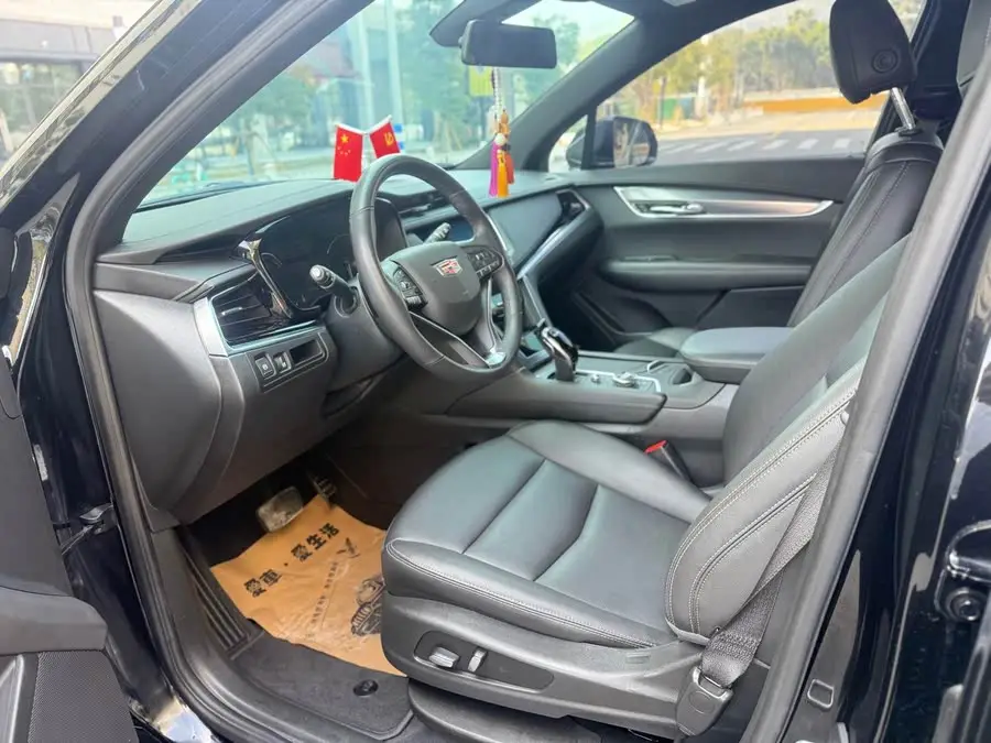 كاديلاك XT6 2022 2.0T فاخرة بستة مقاعد ودفع رباعي