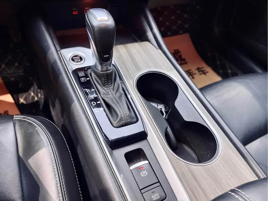 تيانا 2021 2.0L XL إصدار الراحة