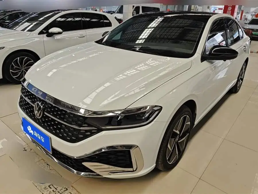 لافيدا 2024 300TSI DSG إصدار الفضاء الكامل