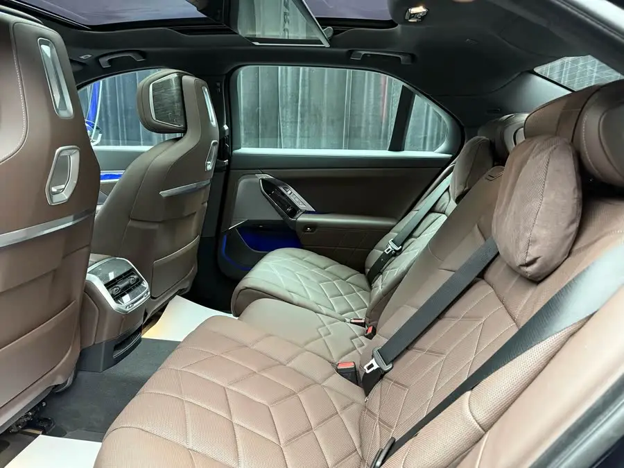 BMW i7 2023 eDrive50L M Sport Package