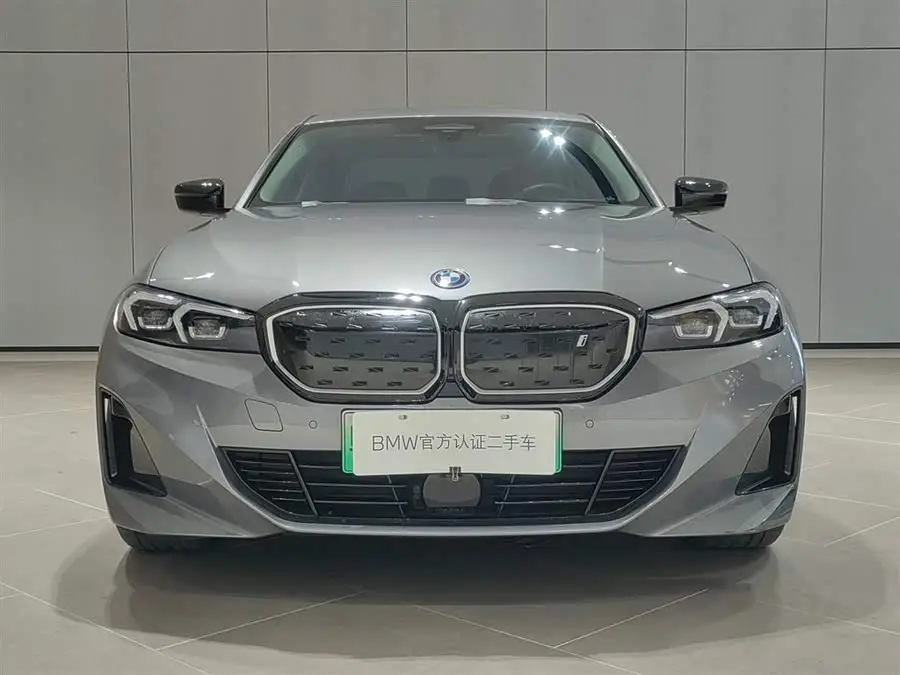 بي إم دبليو i3 2023 eDrive 40 L حزمة الليل