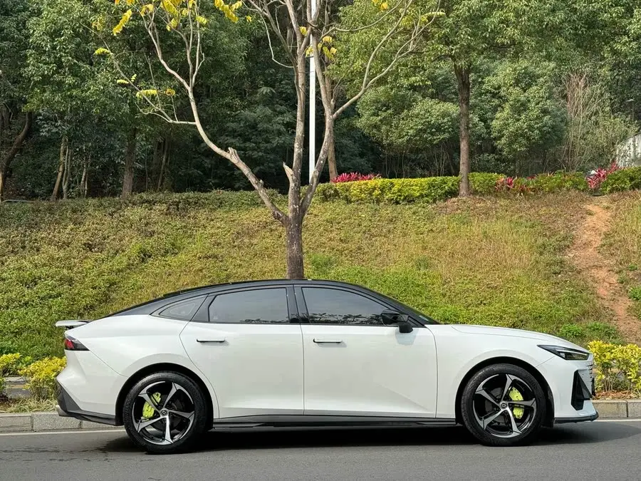 Changan UNI-V 2022 1.5T Premium