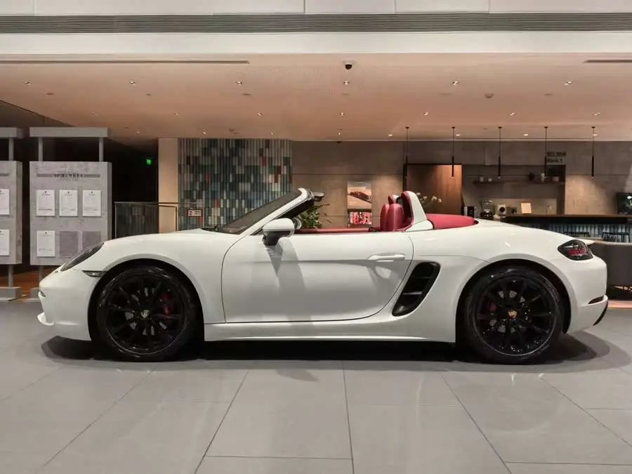 Porsche 718 2020 Model Boxster 2.0T