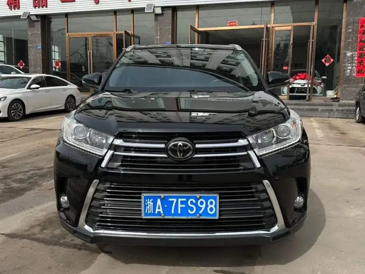 Highlander 2018 2.0T AWD Premium 7-Seater National VI