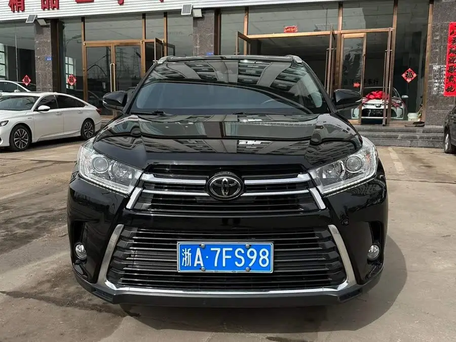 Highlander 2018 2.0T AWD Premium 7-Seater National VI