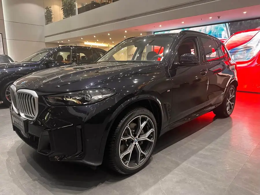 بي إم دبليو X5 2023 xDrive 30Li حزمة M الرياضية الفاخرة