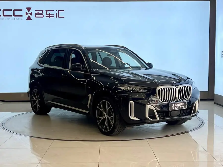 بي إم دبليو X5 2023 xDrive 30Li حزمة M الرياضية