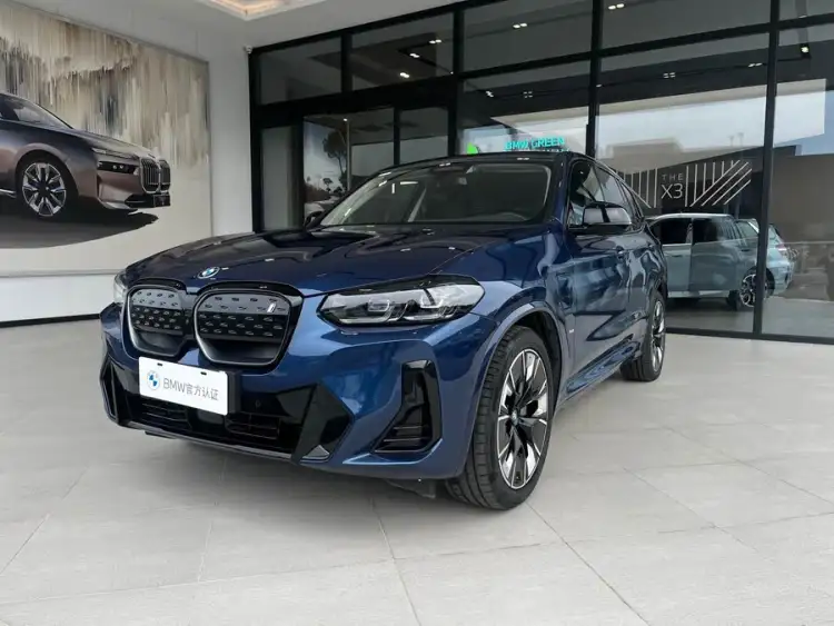 BMW iX3 2023 Leading Model